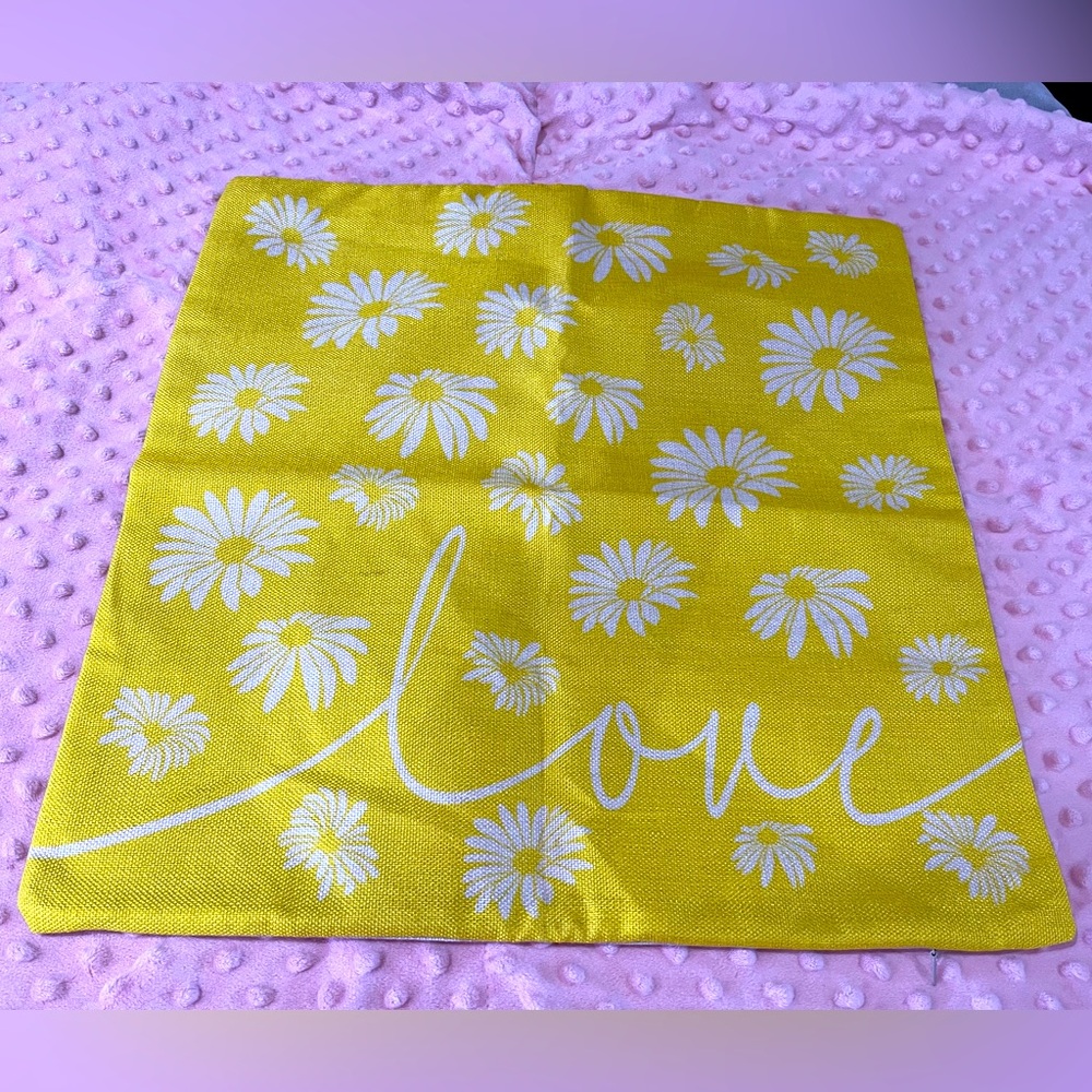 🔆Love Yellow Daisy Accent Pillow Cover